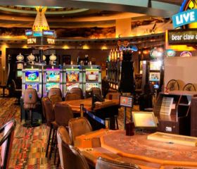 Bear Claw Casino & Hotel Bild 1