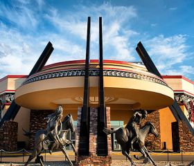 Gemalte Hände Kasino Bild 1